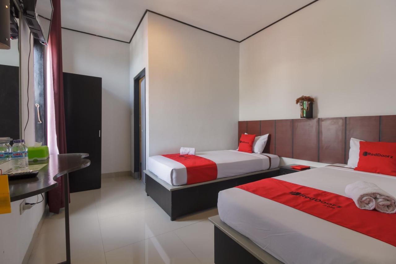 Reddoorz Near Jalan Sudirman Padang Padang (Sumatra) Exterior foto